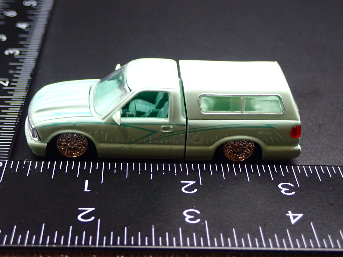 1995 95 CHEVY CHEVROLET S10 PICKUP TRUCK SINGLE CAB 1:64 SCALE DIECAST MODEL CAR