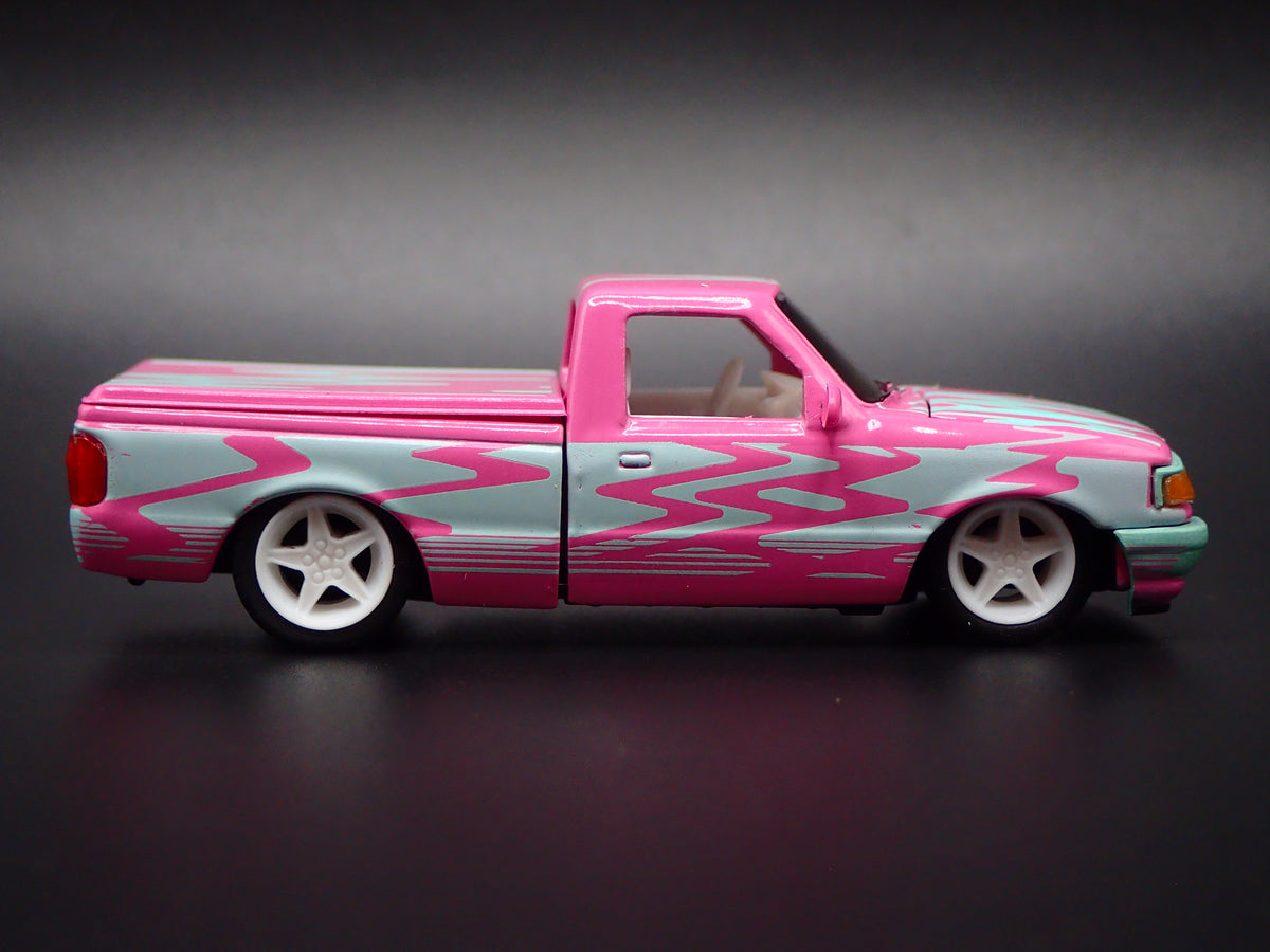 1995 95 FORD RANGER PICKUP TRUCK PINK 1:64 SCALE DIORAMA DIECAST MODEL CAR