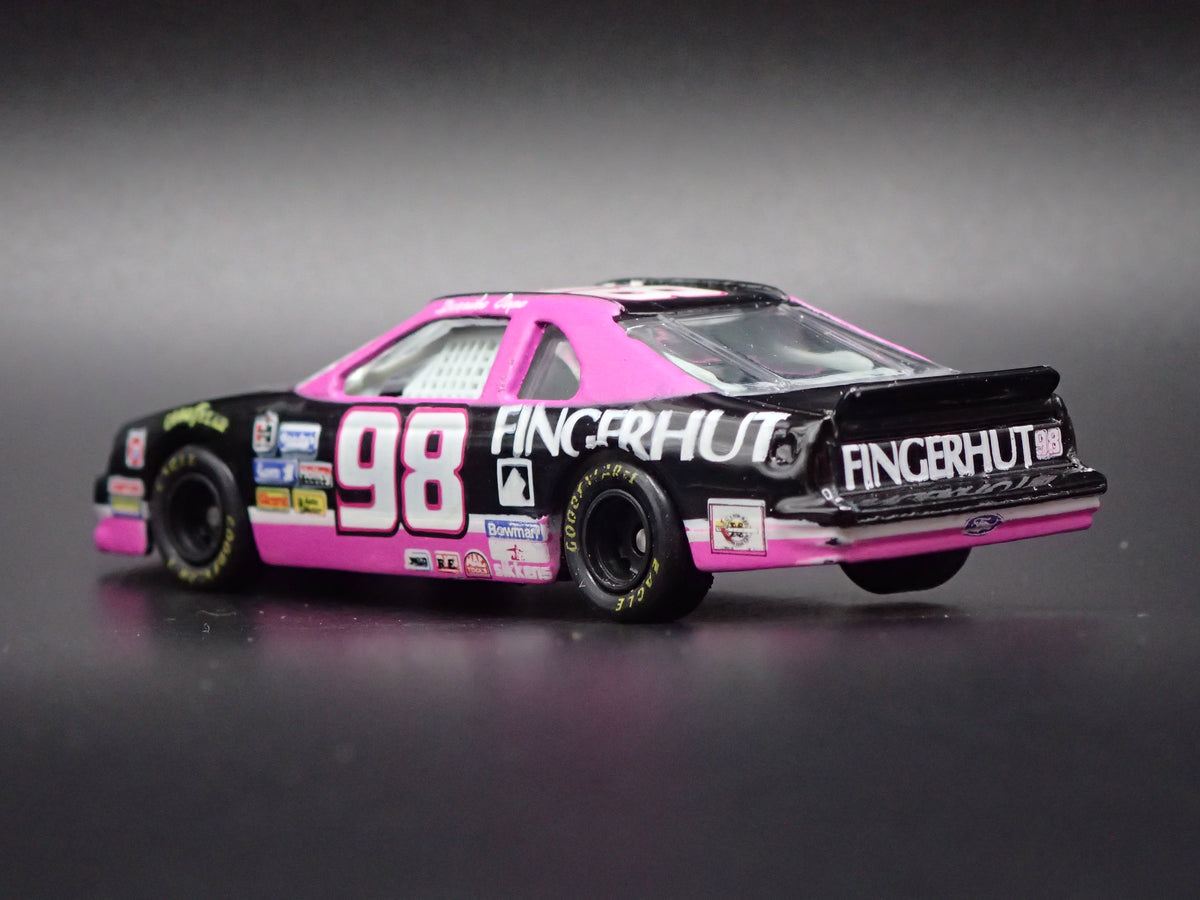 1994 94 FORD THUNDERBIRD 98 DERRIKE COPE NASCAR 1:64 SCALE DIECAST MODEL CAR
