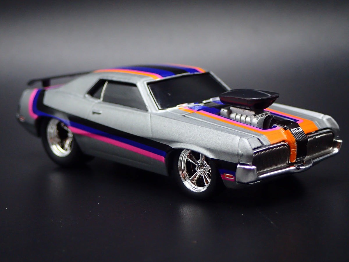 1970 70 MERC MERCURY COUGAR XR7 GRAY 1:64 SCALE COLELCTIBLE DIECAST MODEL CAR