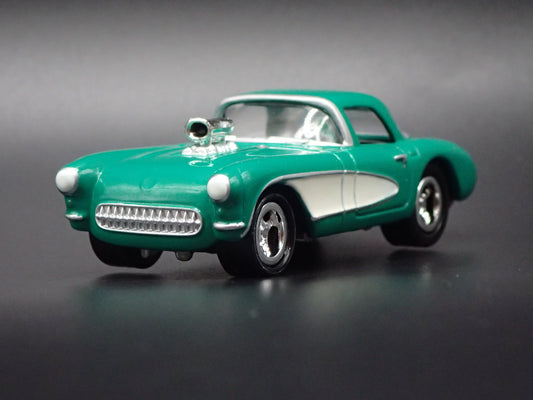 1957 57 CHEVY CHEVROLET CORVETTE GREEN 1:64 SCALE DIORAMA DIECAST MODEL CAR