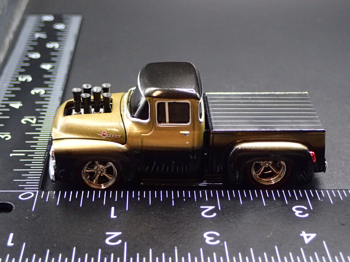 1956 56 FORD F100 PICKUP TRUCK 1:64 SCALE COLLECTIBLE DIORAMA DIECAST MODEL CAR