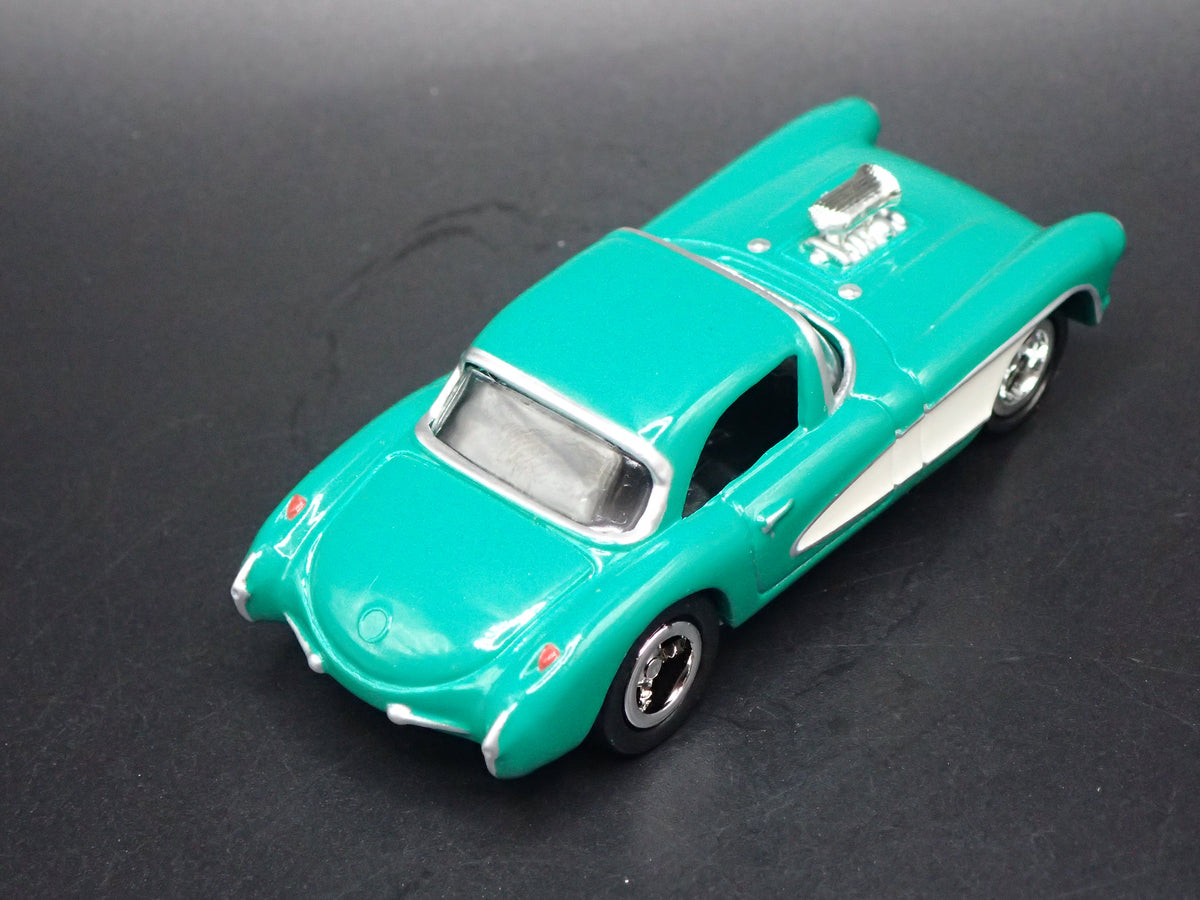 1957 57 CHEVY CHEVROLET CORVETTE GREEN 1:64 SCALE DIORAMA DIECAST MODEL CAR