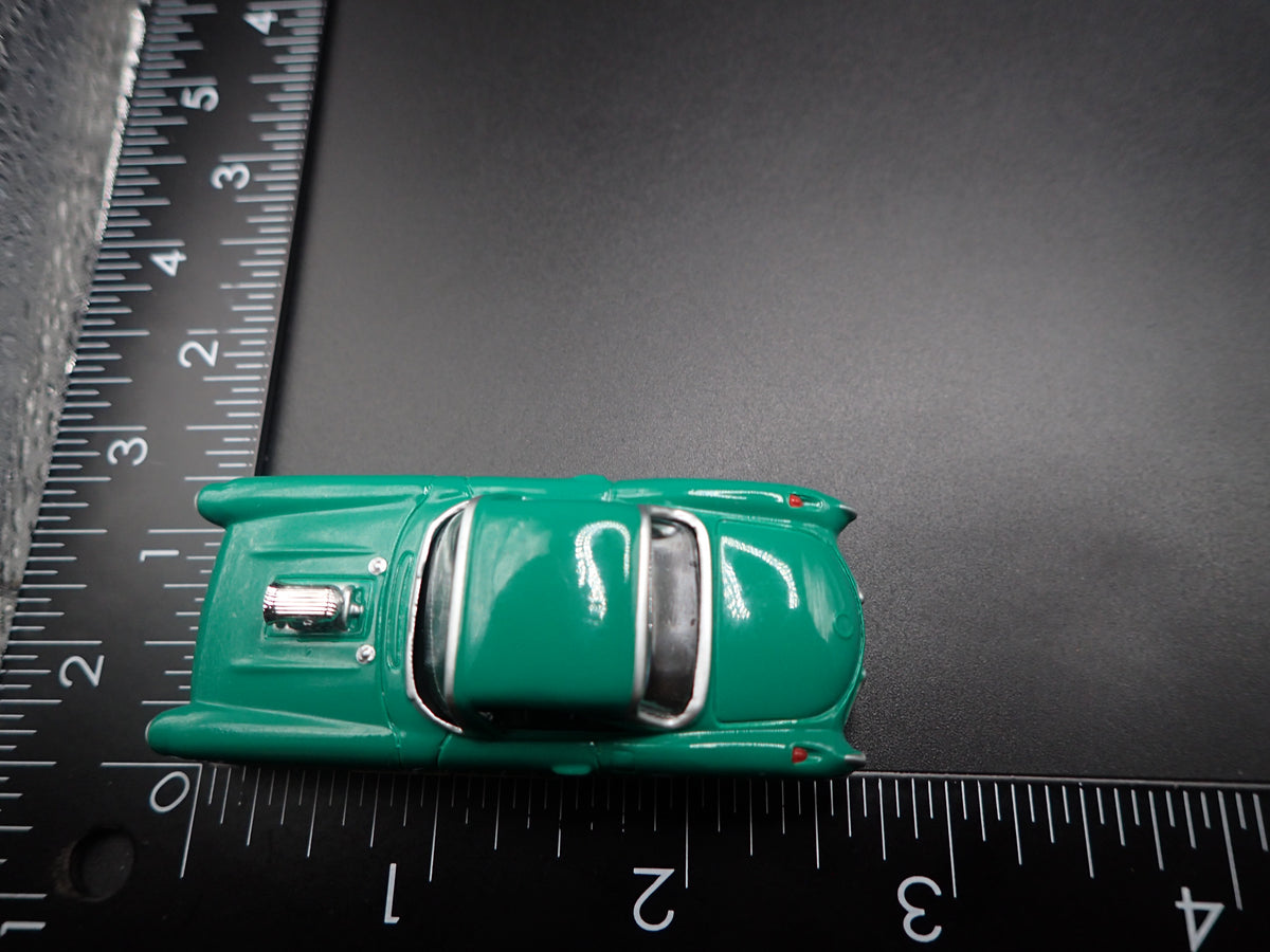 1957 57 CHEVY CHEVROLET CORVETTE GREEN 1:64 SCALE DIORAMA DIECAST MODEL CAR