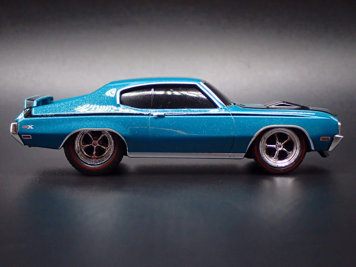 1970 70 BUICK GSX MUSCLE CAR 1:64 SCALE COLLECTIBLE DIORAMA DIECAST MODEL CAR