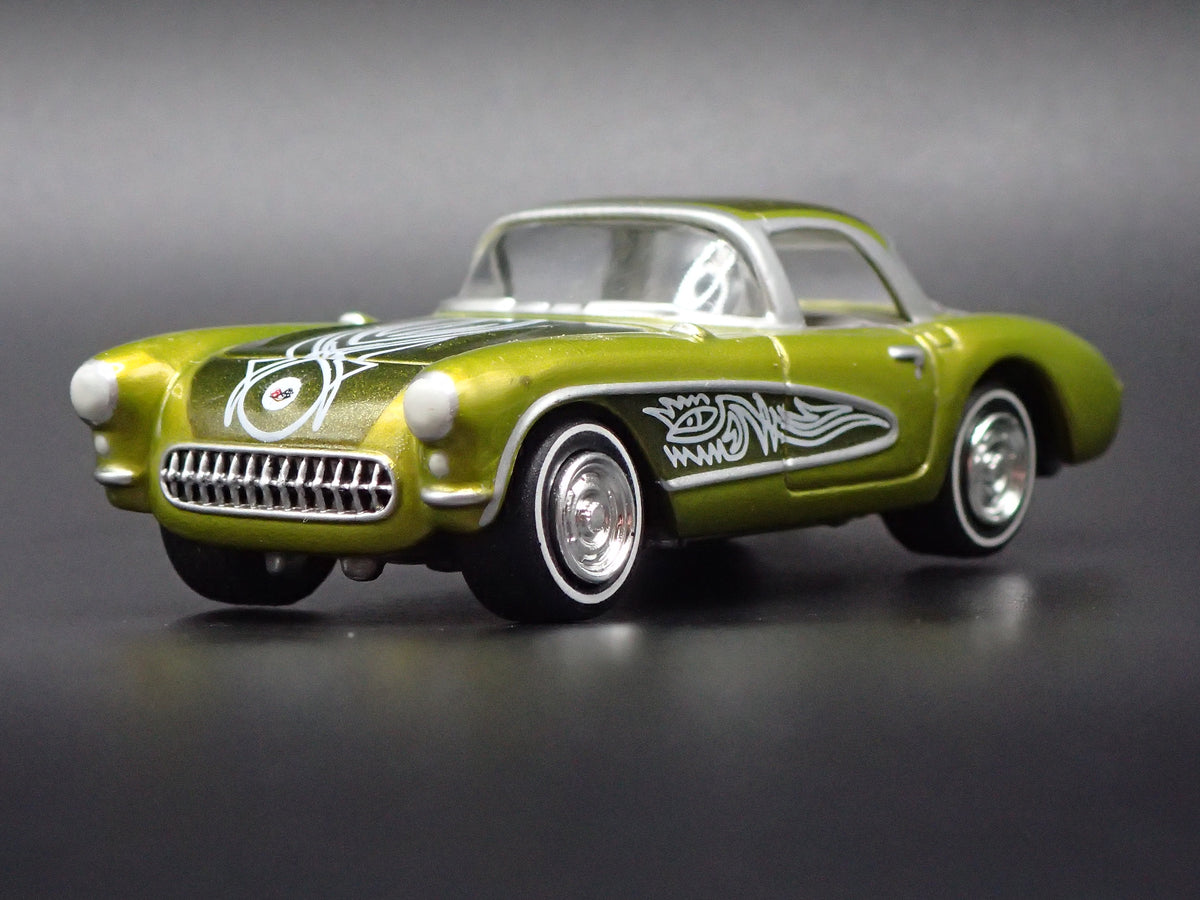 1957 57 CHEVY CHEVROLET CORVETTE GREEN 1:64 SCALE DIORAMA DIECAST MODEL CAR