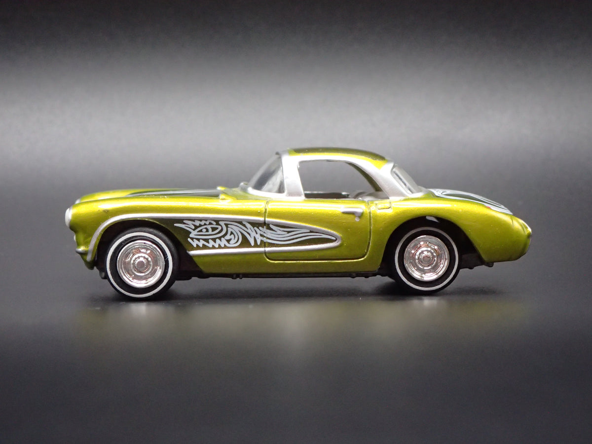 1957 57 CHEVY CHEVROLET CORVETTE GREEN 1:64 SCALE DIORAMA DIECAST MODEL CAR