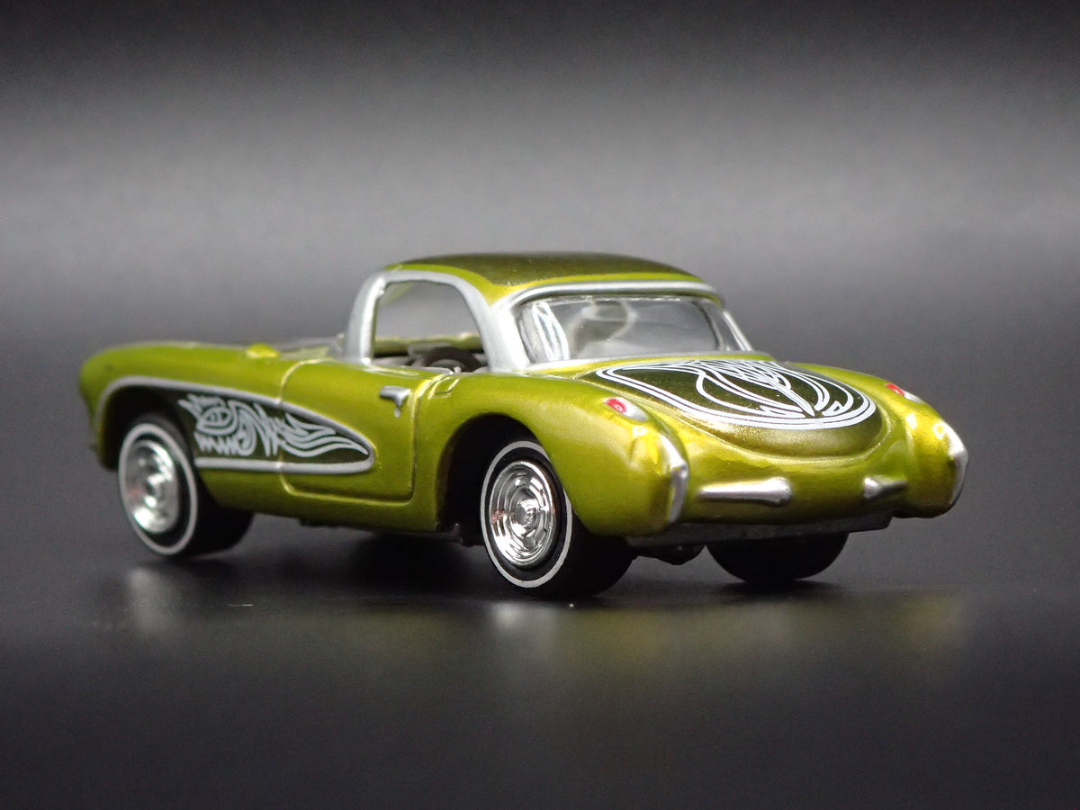 1957 57 CHEVY CHEVROLET CORVETTE GREEN 1:64 SCALE DIORAMA DIECAST MODEL CAR