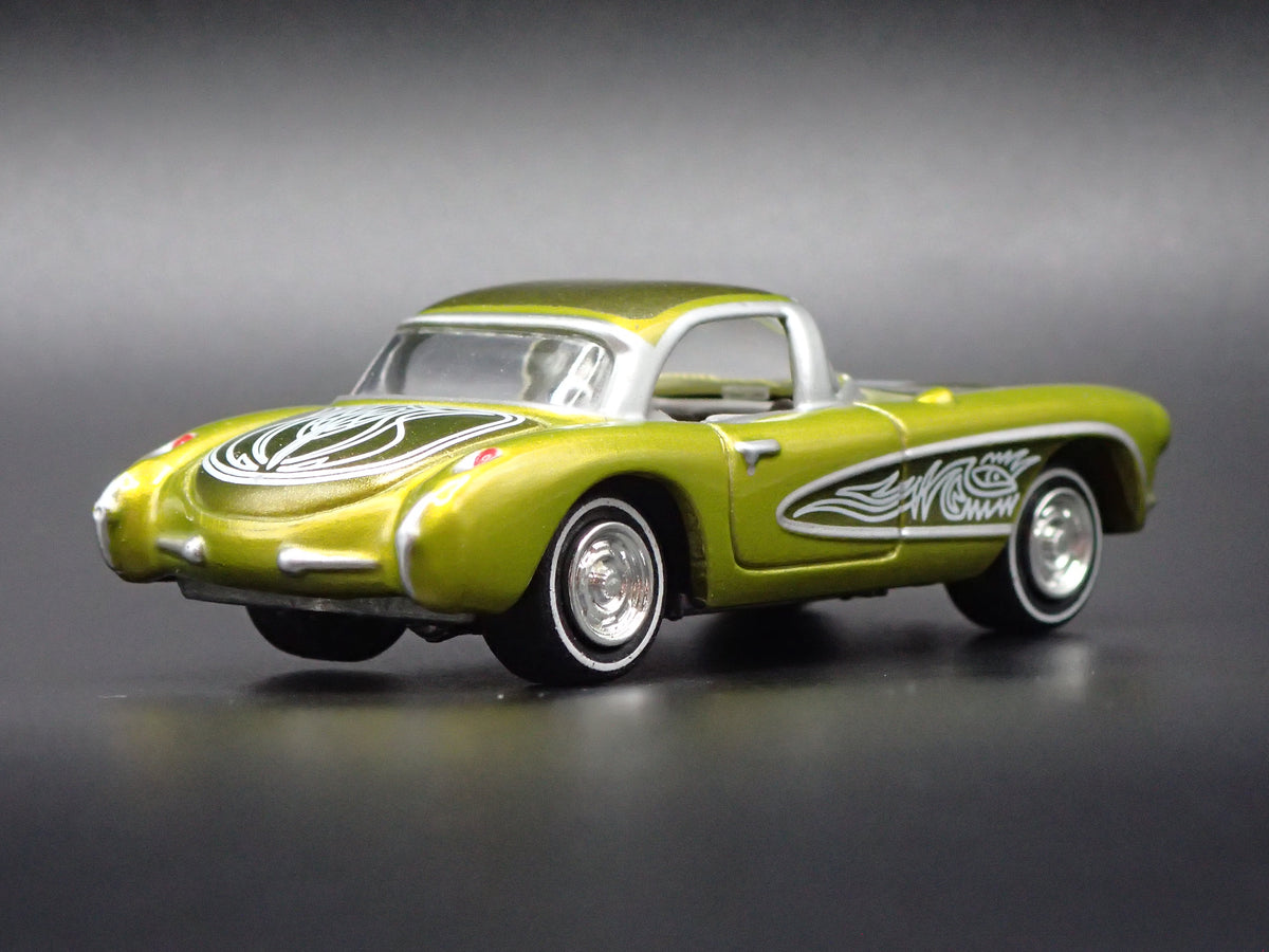 1957 57 CHEVY CHEVROLET CORVETTE GREEN 1:64 SCALE DIORAMA DIECAST MODEL CAR
