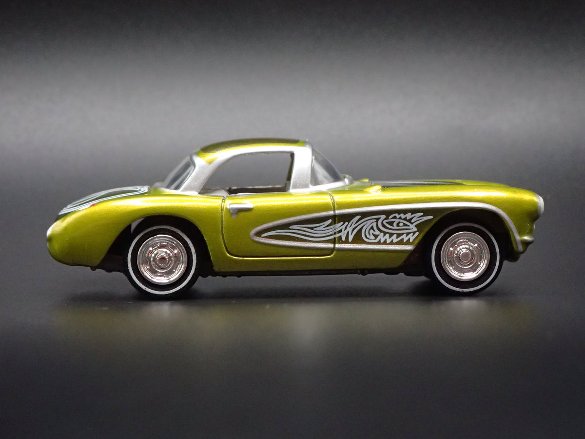 1957 57 CHEVY CHEVROLET CORVETTE GREEN 1:64 SCALE DIORAMA DIECAST MODEL CAR