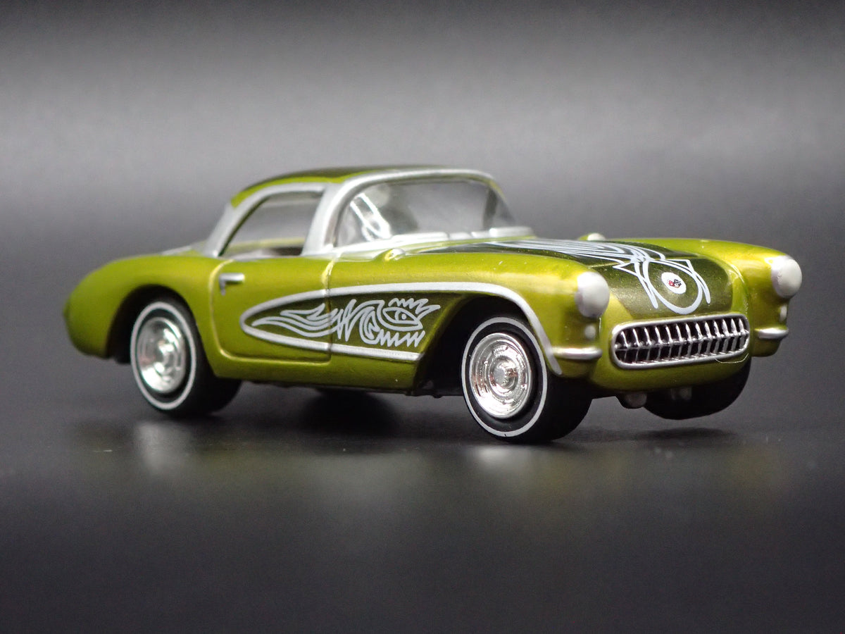 1957 57 CHEVY CHEVROLET CORVETTE GREEN 1:64 SCALE DIORAMA DIECAST MODEL CAR
