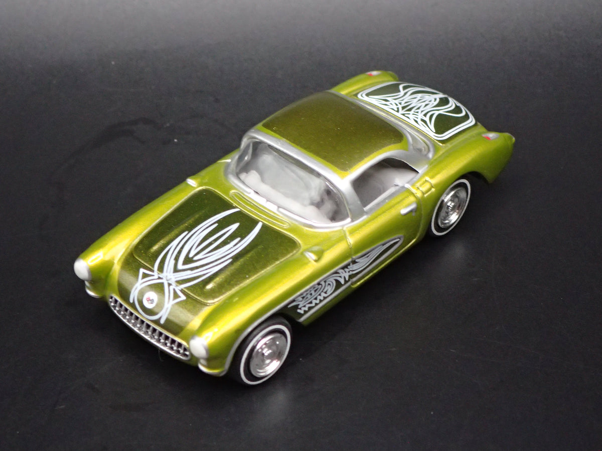 1957 57 CHEVY CHEVROLET CORVETTE GREEN 1:64 SCALE DIORAMA DIECAST MODEL CAR