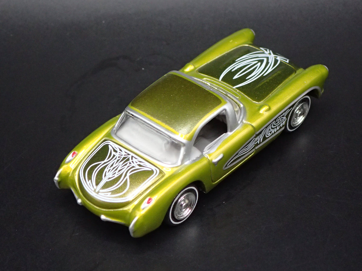 1957 57 CHEVY CHEVROLET CORVETTE GREEN 1:64 SCALE DIORAMA DIECAST MODEL CAR