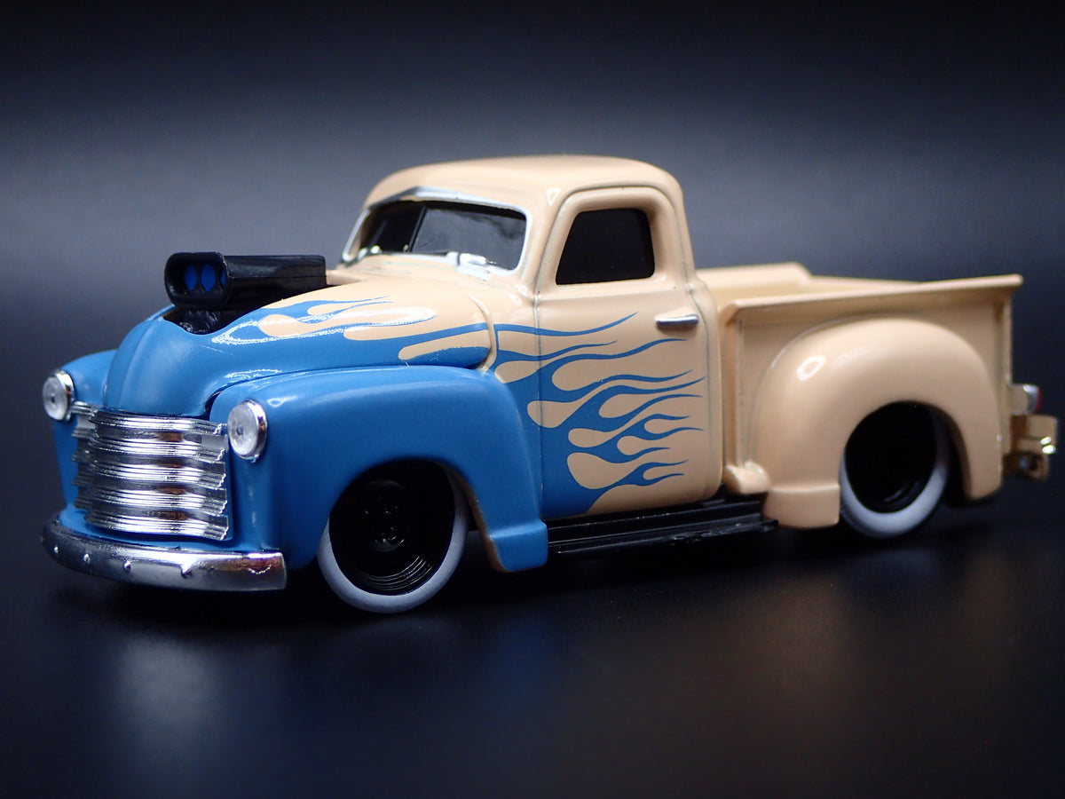 1947-1953 CHEVY CHEVROLET 3100 PICKUP TRUCK 1:64 SCALE DIORAMA DIECAST MODEL CAR