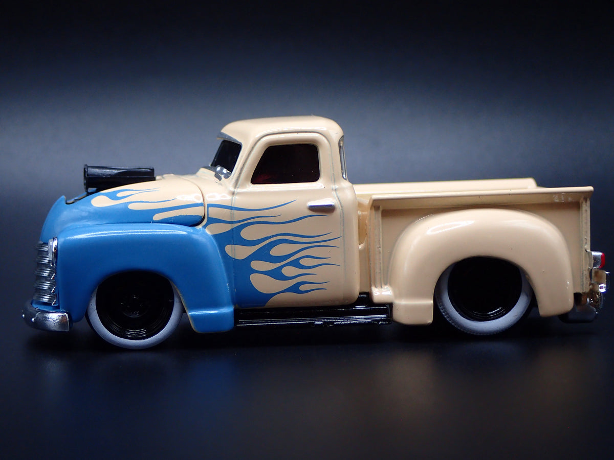 1947-1953 CHEVY CHEVROLET 3100 PICKUP TRUCK 1:64 SCALE DIORAMA DIECAST MODEL CAR