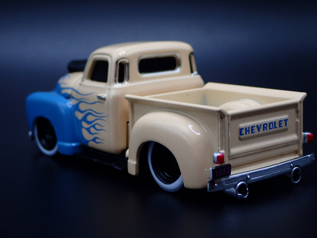 1947-1953 CHEVY CHEVROLET 3100 PICKUP TRUCK 1:64 SCALE DIORAMA DIECAST MODEL CAR