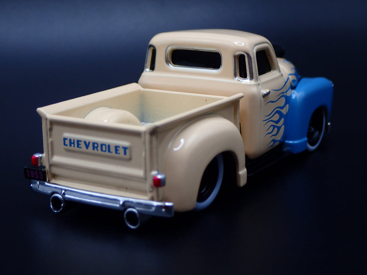 1947-1953 CHEVY CHEVROLET 3100 PICKUP TRUCK 1:64 SCALE DIORAMA DIECAST MODEL CAR