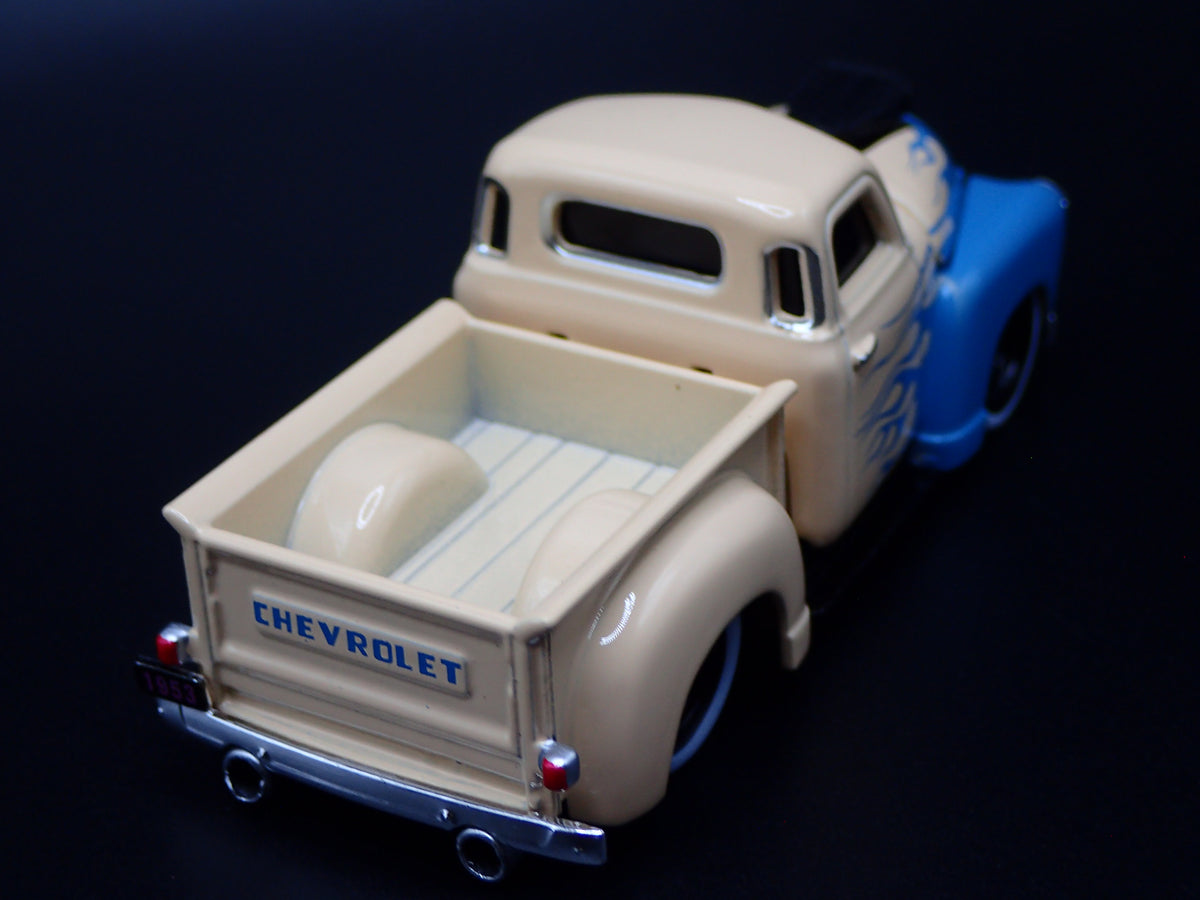 1947-1953 CHEVY CHEVROLET 3100 PICKUP TRUCK 1:64 SCALE DIORAMA DIECAST MODEL CAR