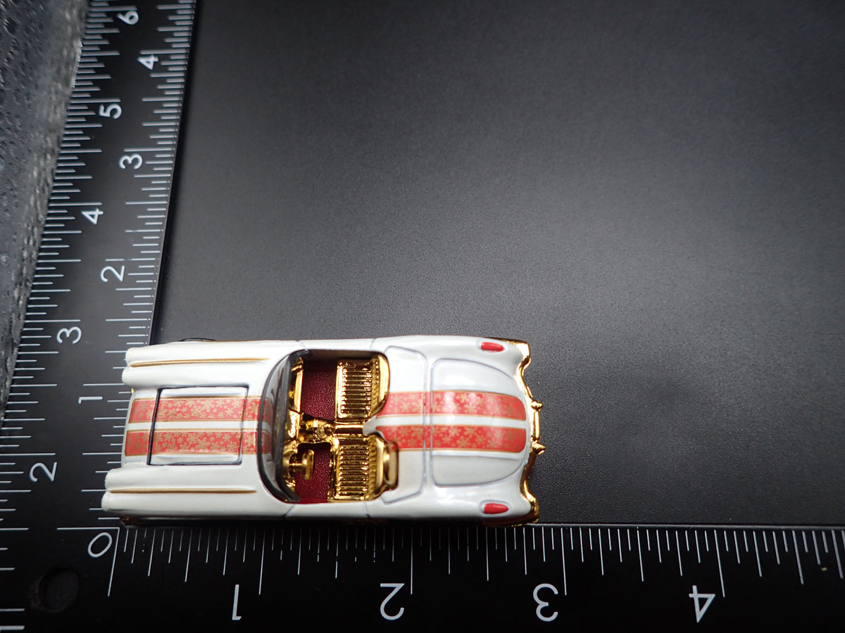 1958 58 CHEVY CHEVROLET CORVETTE CONVERTIBLE WHITE 1:64 SCALE DIECAST MODEL CAR