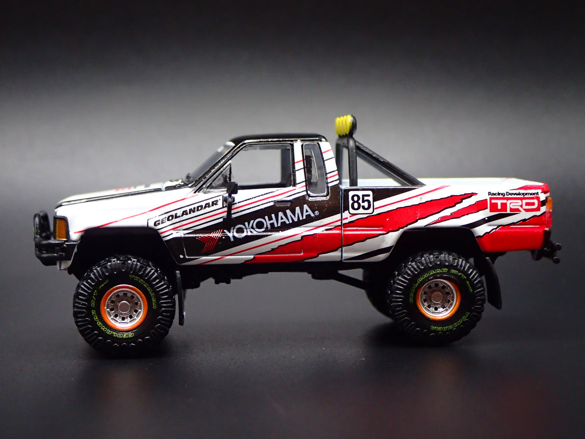 1984-1988 TOYOTA 4X4 PICKUP TRUCK YOKOHAMA 1/64 SCALE COLLECTIBLE DIECAST MODEL CAR