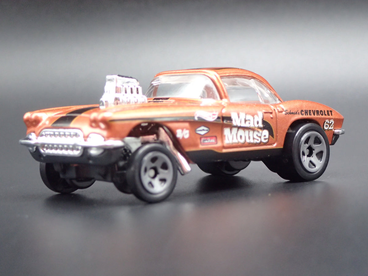 1962 62 CHEVY CHEVROLET CORVETTE GASSER MAD MOUSE NHRA 1:64 SCALE DIECAST MODEL CAR