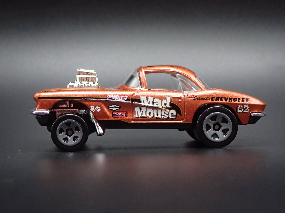 1962 62 CHEVY CHEVROLET CORVETTE GASSER MAD MOUSE NHRA 1:64 SCALE DIECAST MODEL CAR