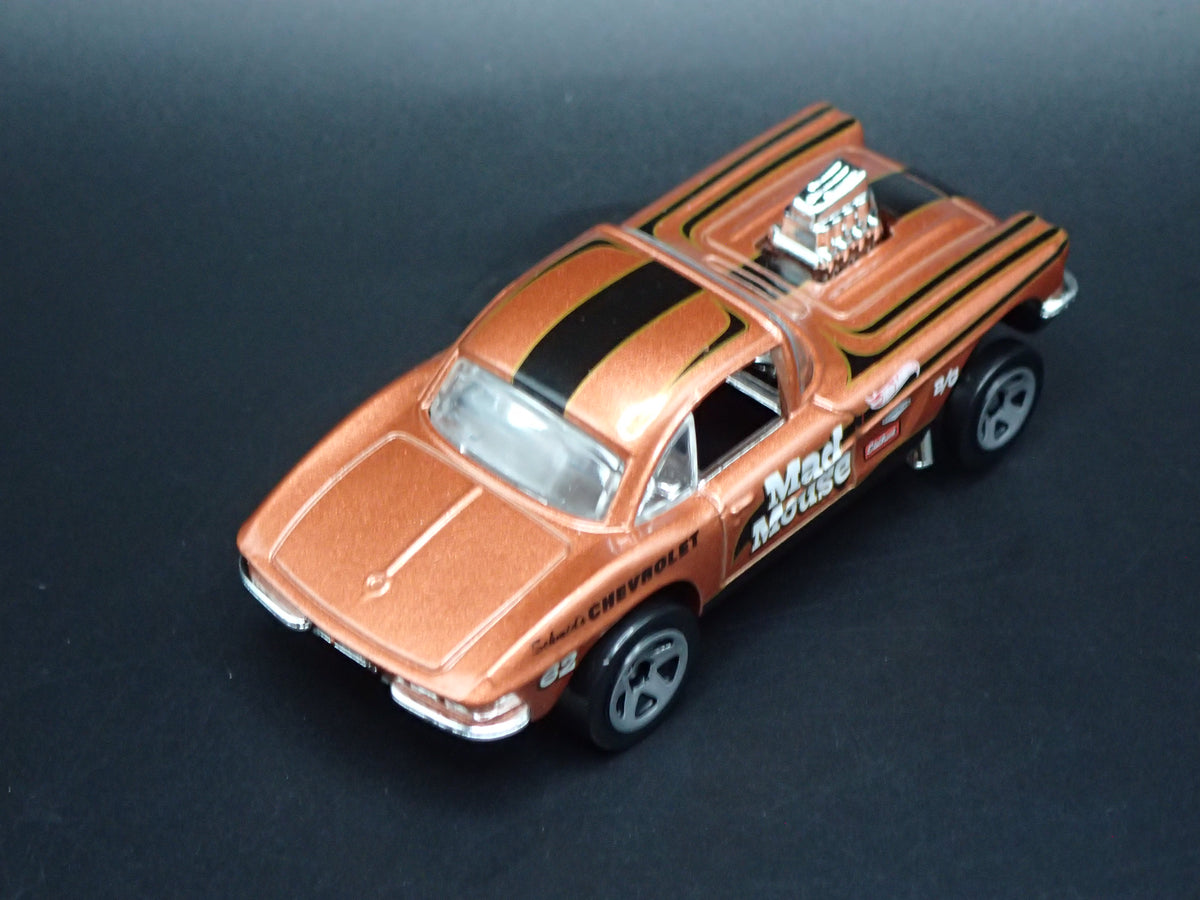 1962 62 CHEVY CHEVROLET CORVETTE GASSER MAD MOUSE NHRA 1:64 SCALE DIECAST MODEL CAR