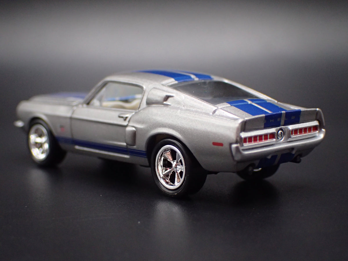 1968 68 FORD MUSTANG SHELBY GT500KR 1/64 COLLECTIBLE DIORAMA DIECAST MODEL CAR