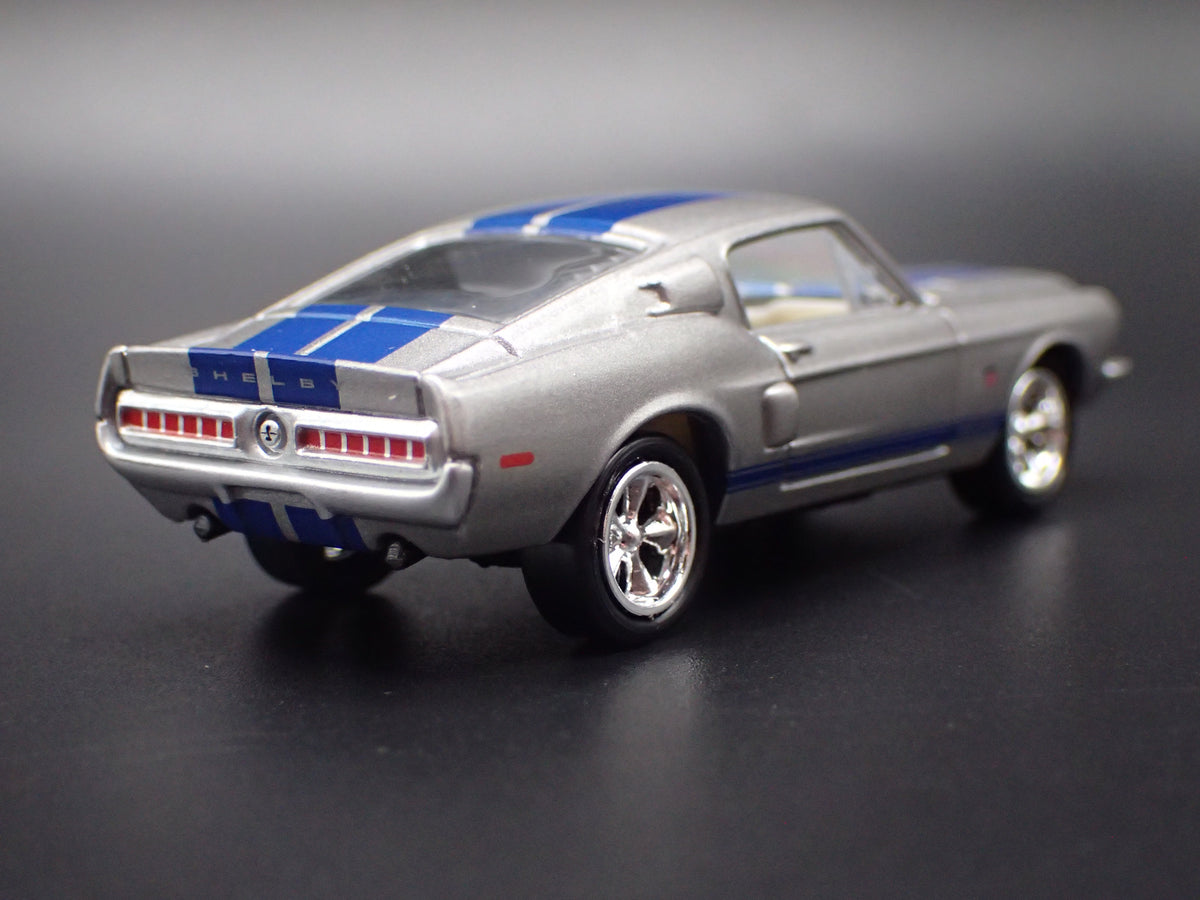 1968 68 FORD MUSTANG SHELBY GT500KR 1/64 COLLECTIBLE DIORAMA DIECAST MODEL CAR