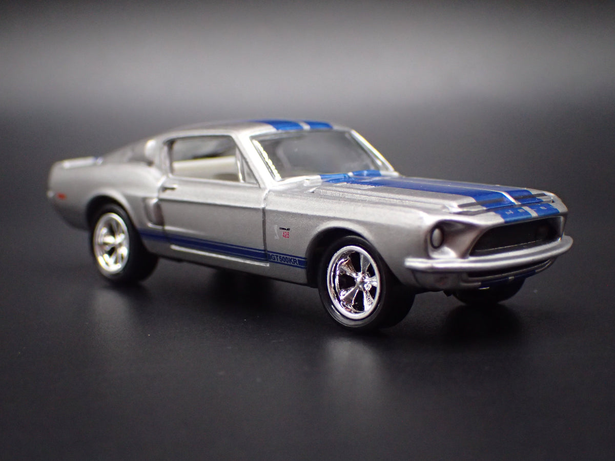 1968 68 FORD MUSTANG SHELBY GT500KR 1/64 COLLECTIBLE DIORAMA DIECAST MODEL CAR
