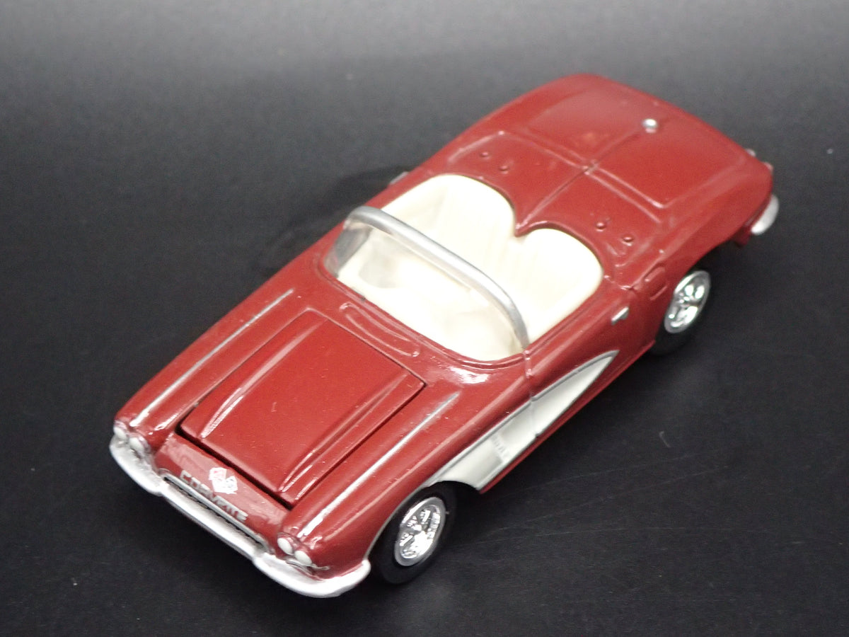 1962 62 CHEVY CHEVROLET CORVETTE CONVERTIBLE 1:64 SCALE DIECAST MODEL CAR