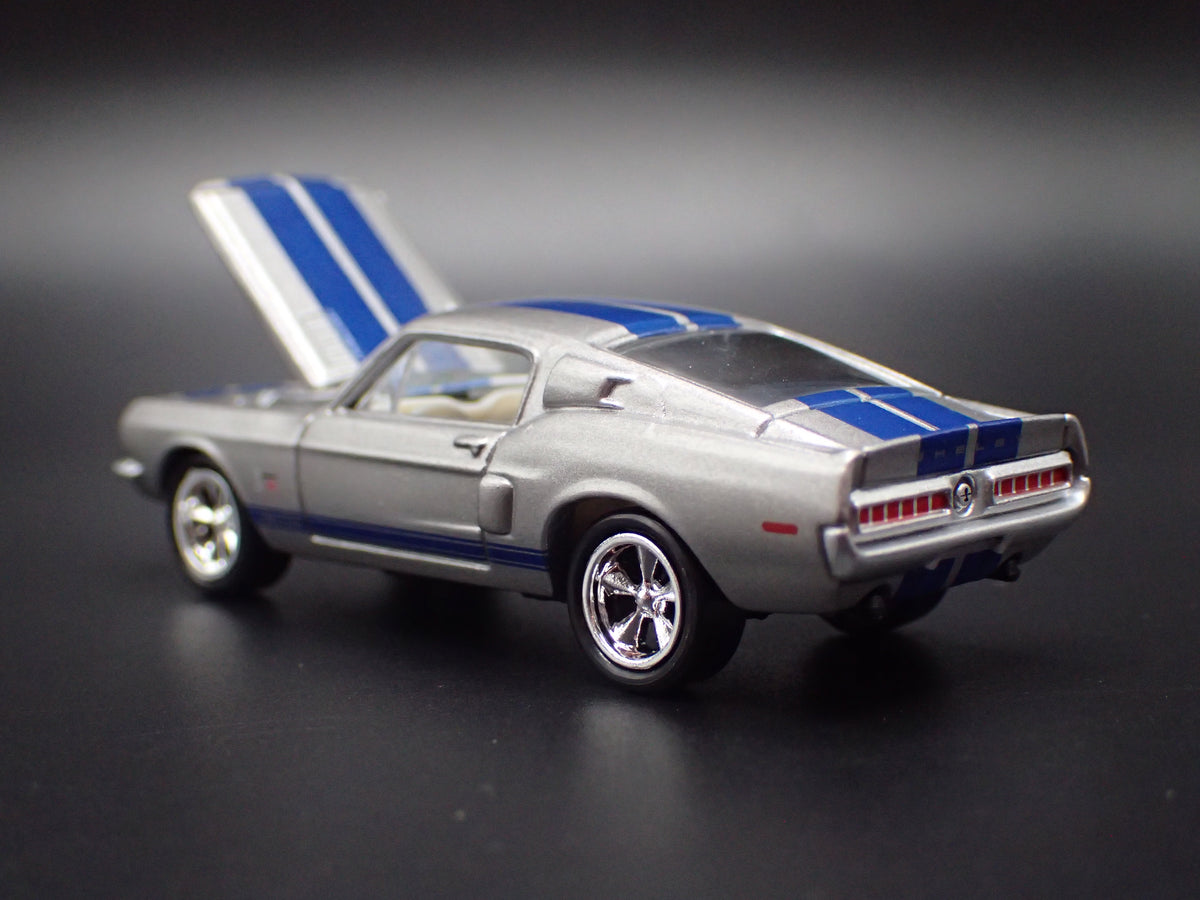1968 68 FORD MUSTANG SHELBY GT500KR 1/64 COLLECTIBLE DIORAMA DIECAST MODEL CAR