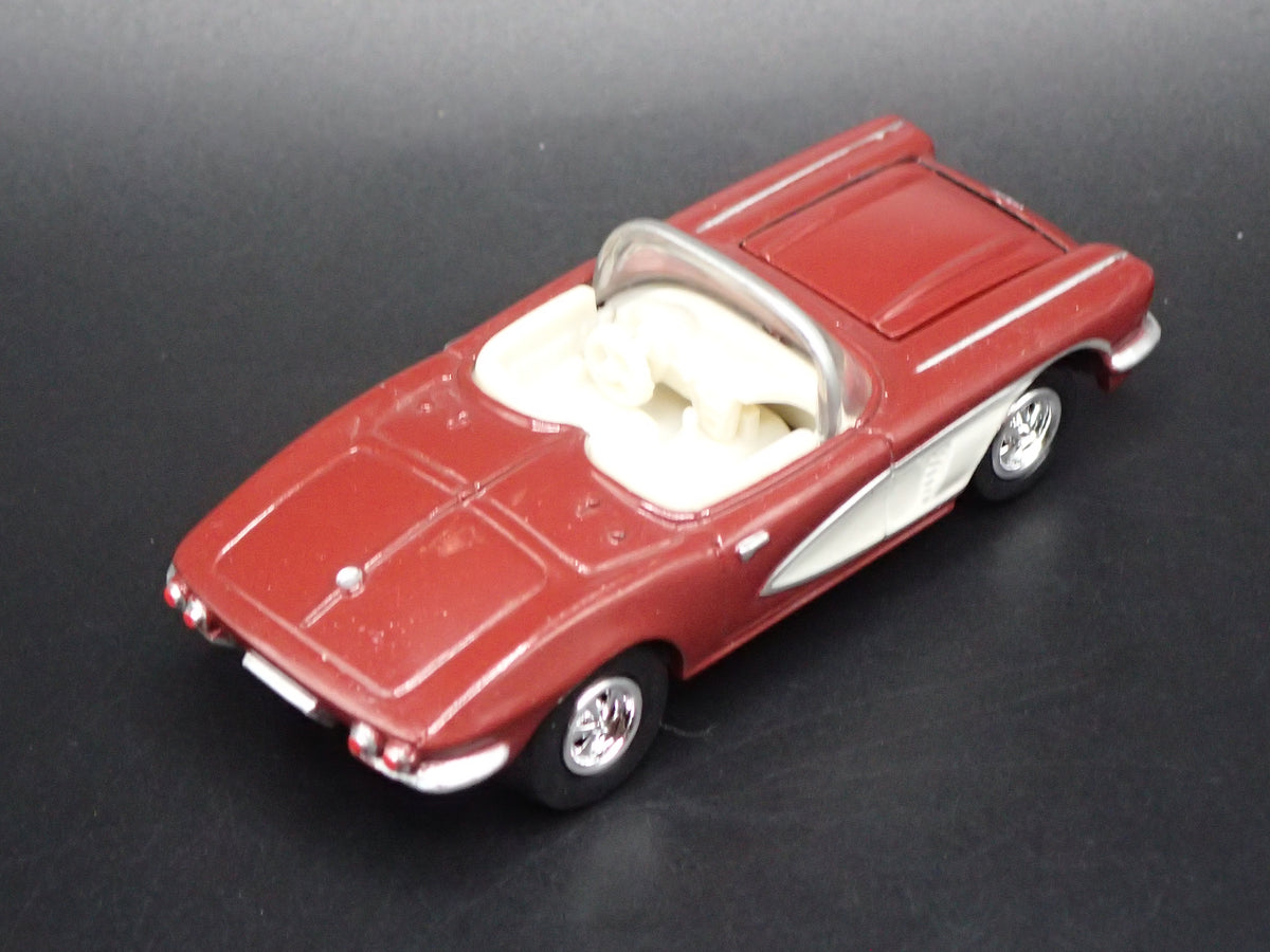 1962 62 CHEVY CHEVROLET CORVETTE CONVERTIBLE 1:64 SCALE DIECAST MODEL CAR