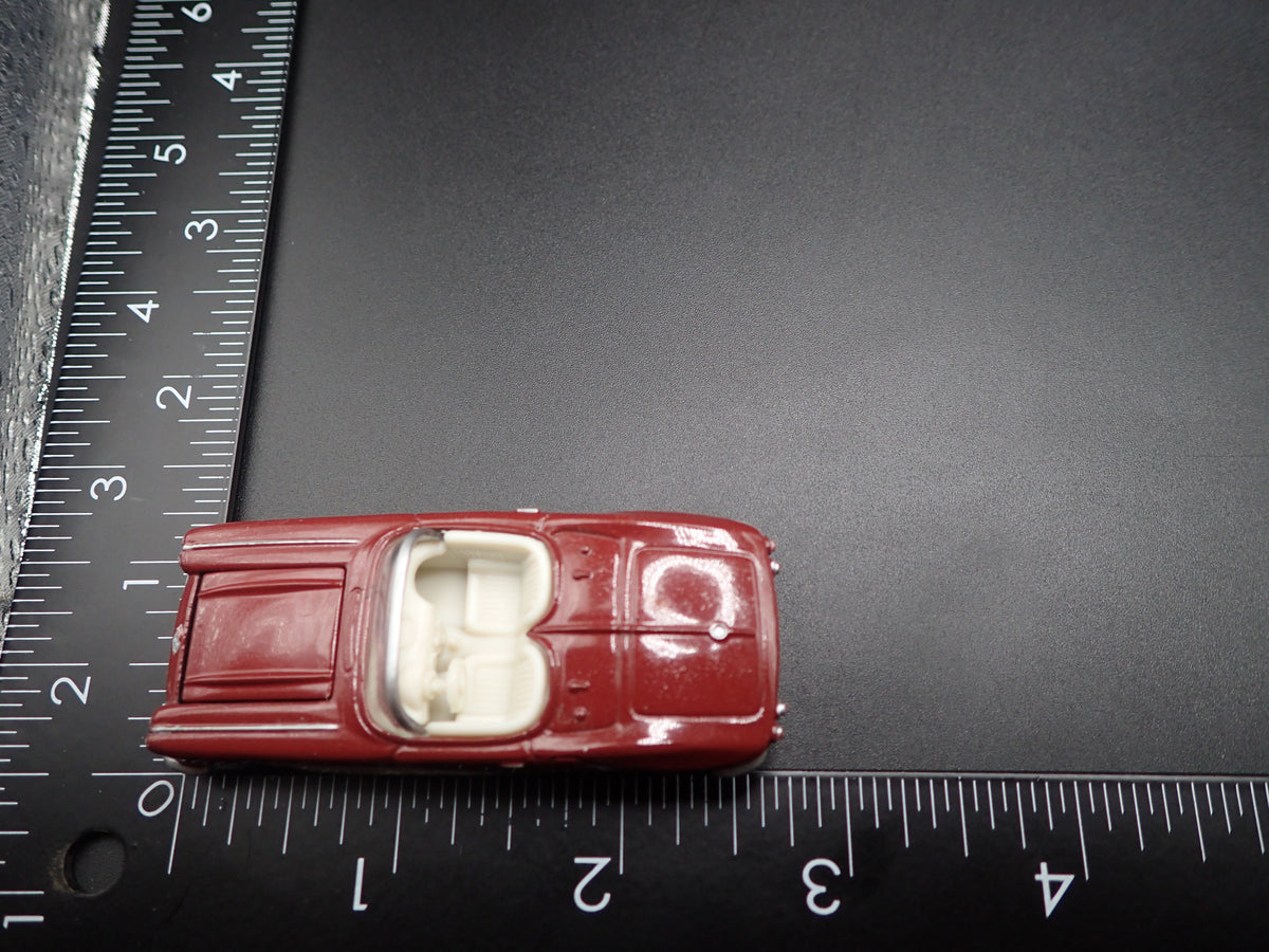 1962 62 CHEVY CHEVROLET CORVETTE CONVERTIBLE 1:64 SCALE DIECAST MODEL CAR
