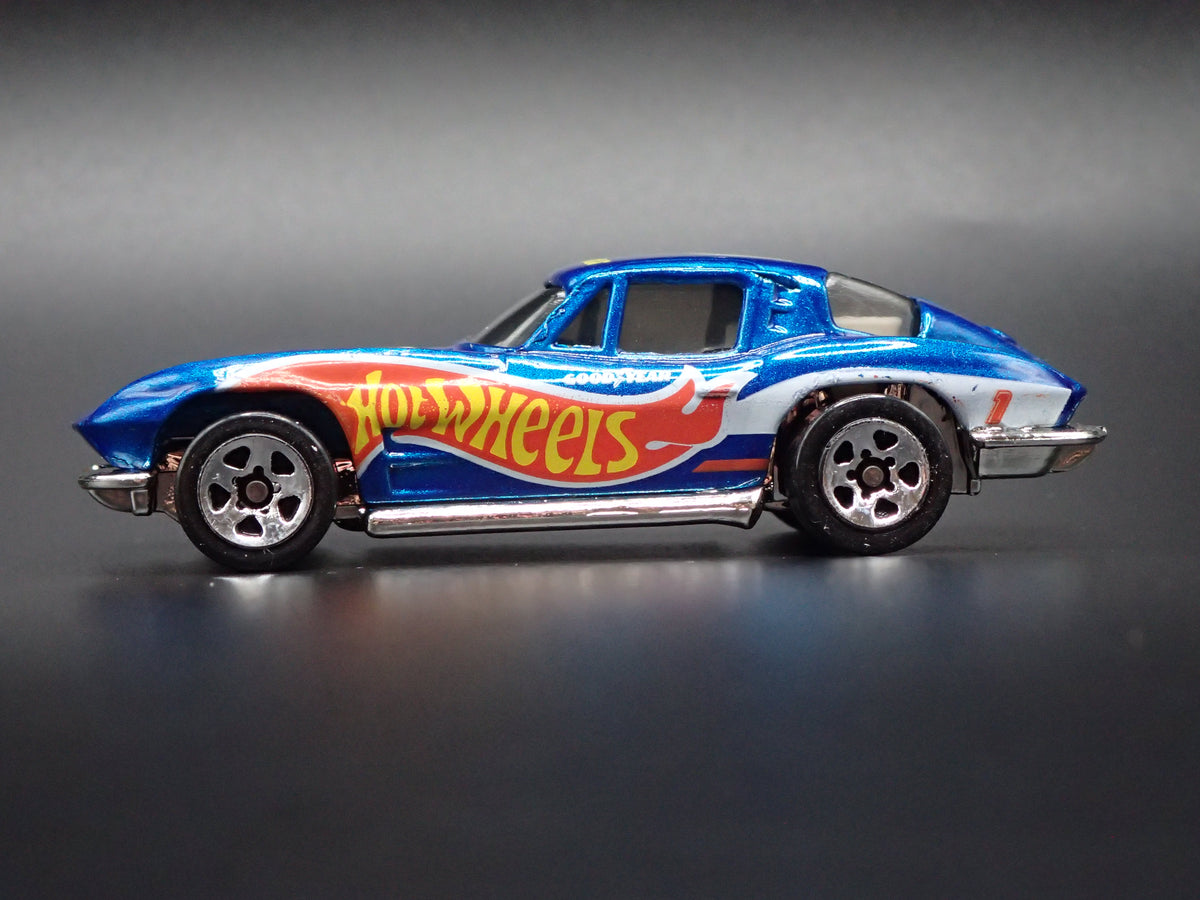 1963 63 CHEVY CHEVROLET CORVETTE SPLIT WINDOW BLUE 1/64 SCALE DIECAST MODEL CAR