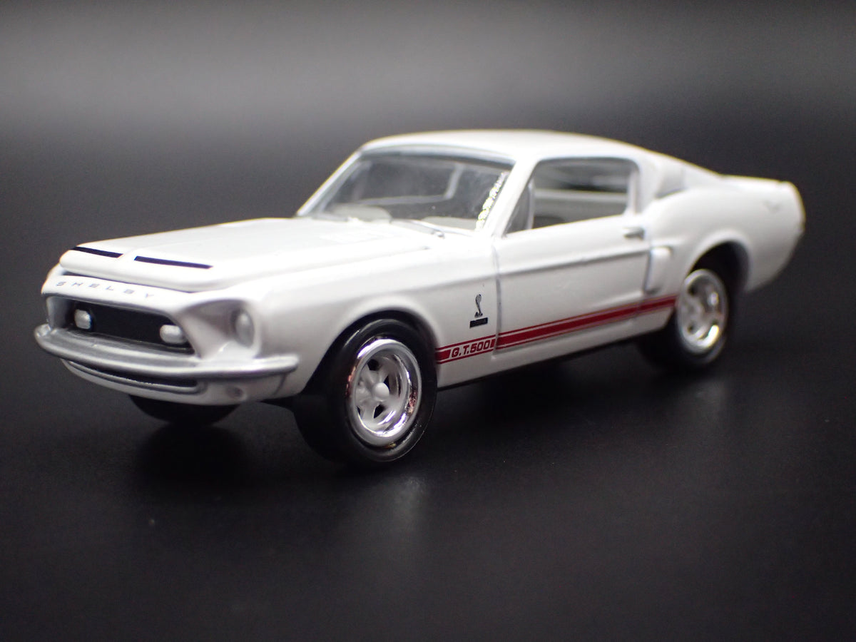 1968 68 FORD MUSTANG SHELBY GT500 1/64 COLLECTIBLE DIORAMA DIECAST MODEL CAR