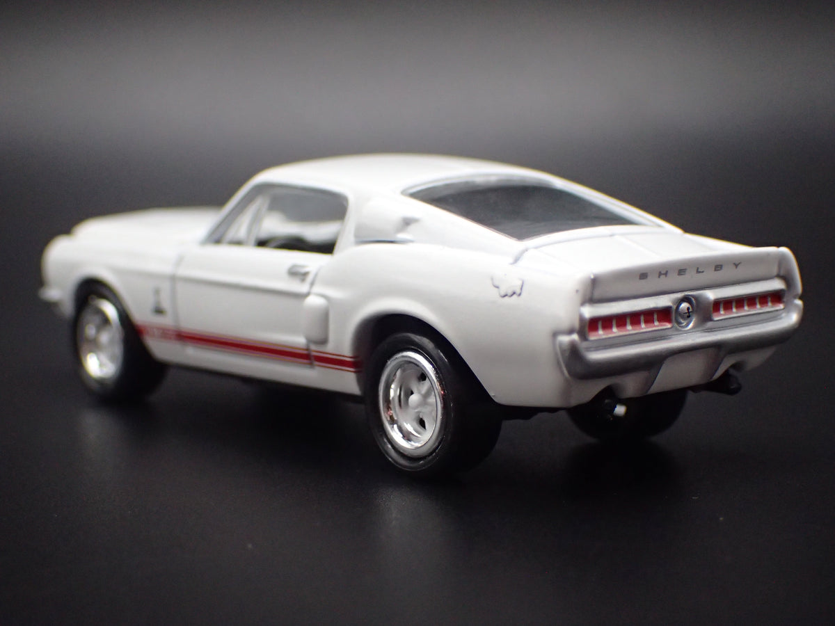 1968 68 FORD MUSTANG SHELBY GT500 1/64 COLLECTIBLE DIORAMA DIECAST MODEL CAR