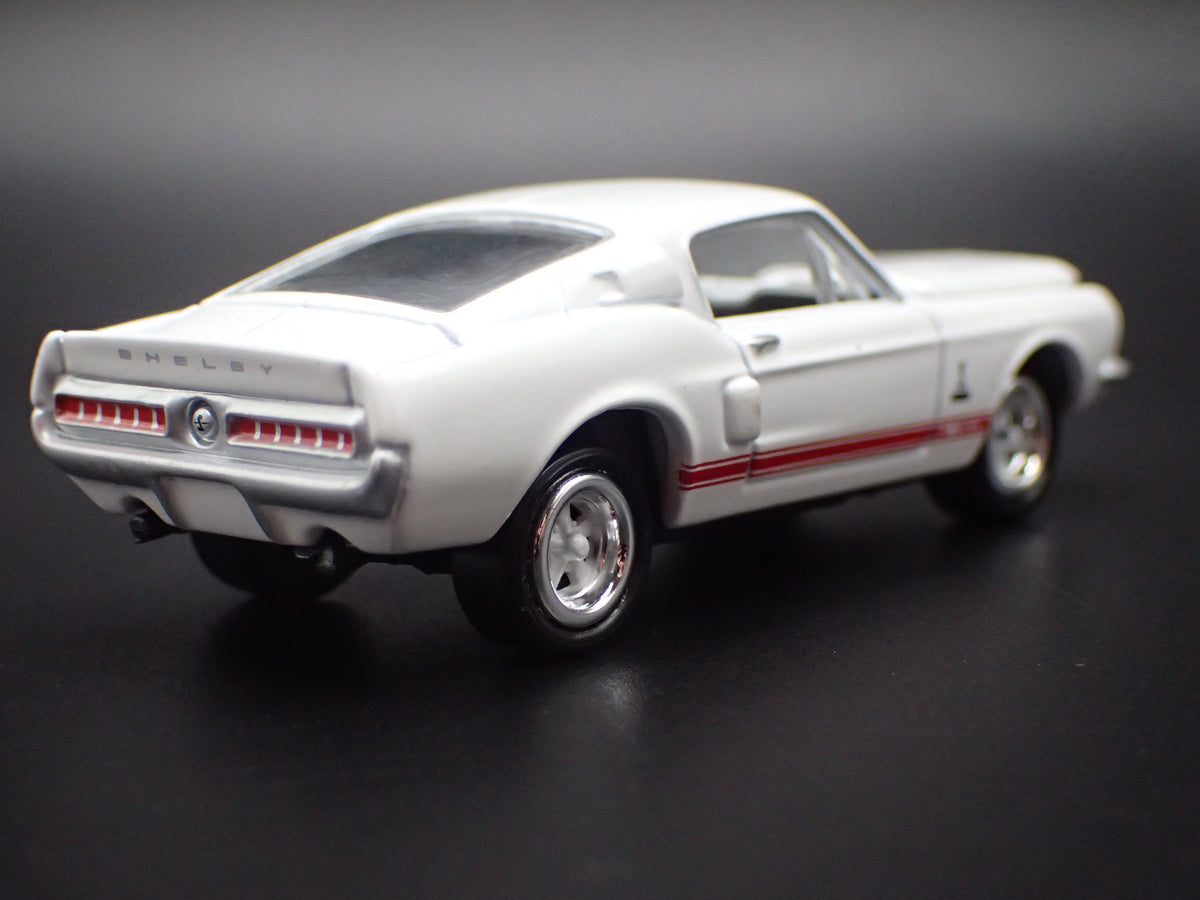 1968 68 FORD MUSTANG SHELBY GT500 1/64 COLLECTIBLE DIORAMA DIECAST MODEL CAR