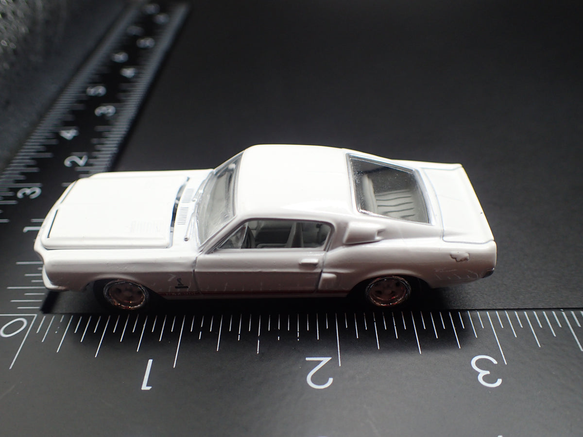 1968 68 FORD MUSTANG SHELBY GT500 1/64 COLLECTIBLE DIORAMA DIECAST MODEL CAR