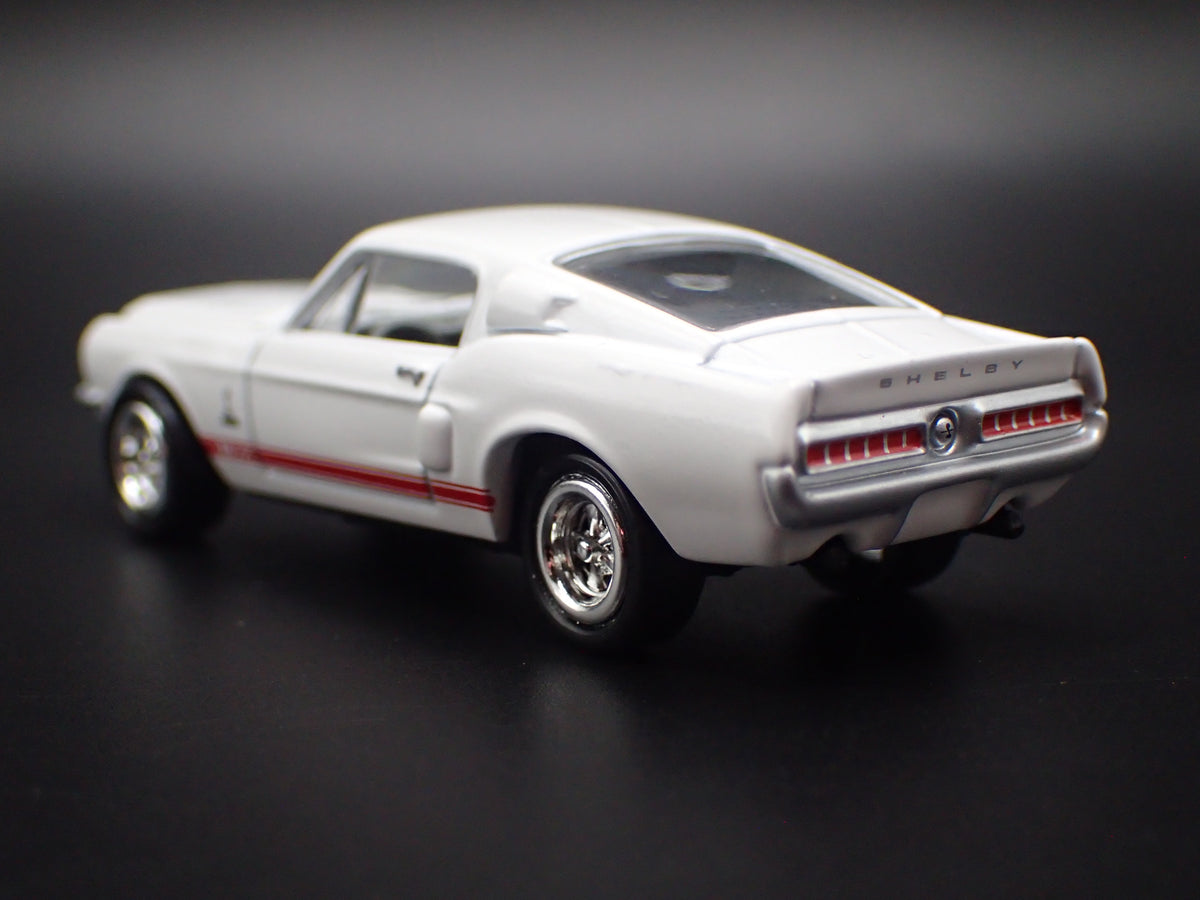 1968 68 FORD MUSTANG SHELBY GT500 1/64 COLLECTIBLE DIORAMA DIECAST MODEL CAR