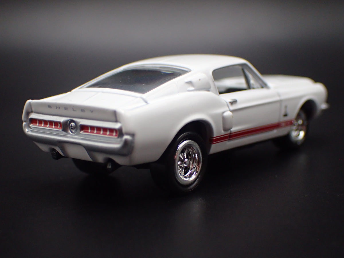 1968 68 FORD MUSTANG SHELBY GT500 1/64 COLLECTIBLE DIORAMA DIECAST MODEL CAR