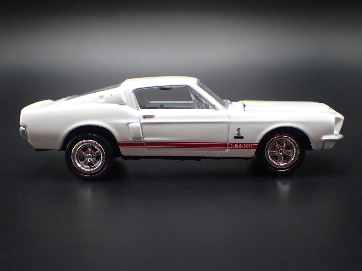 1968 68 FORD MUSTANG SHELBY GT500 1/64 COLLECTIBLE DIORAMA DIECAST MODEL CAR