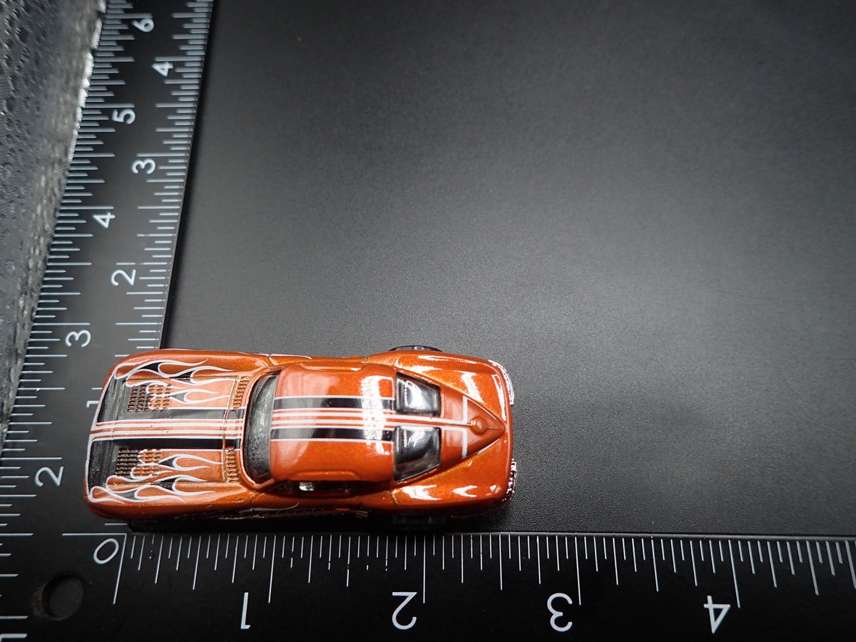 1963 63 CHEVY CHEVROLET CORVETTE SPLIT WINDOW ORANGE 1/64 SCALE DIECAST MODEL CAR