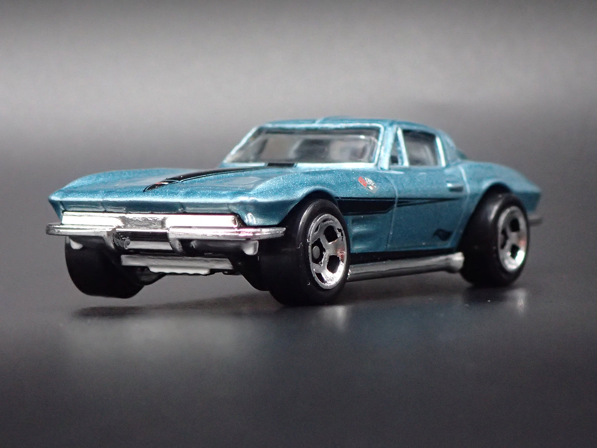 1963 63 CHEVY CHEVROLET CORVETTE SPLIT WINDOW 1/64 SCALE DIECAST MODEL CAR