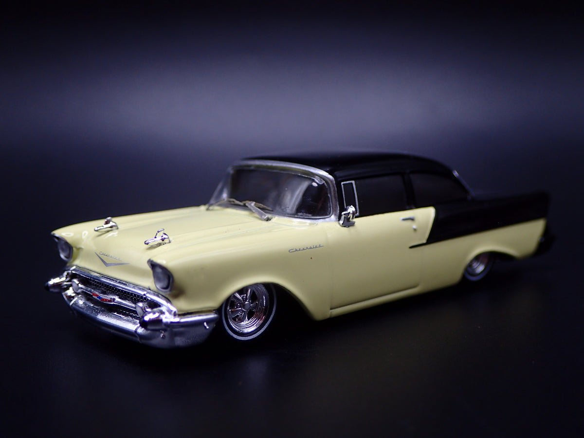 1957 57 CHEVY CHEVROLET 150 SEDAN YELLOW 1:64 SCALE DIORAMA DIECAST MODEL CAR