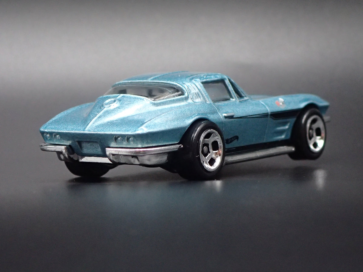 1963 63 CHEVY CHEVROLET CORVETTE SPLIT WINDOW 1/64 SCALE DIECAST MODEL CAR