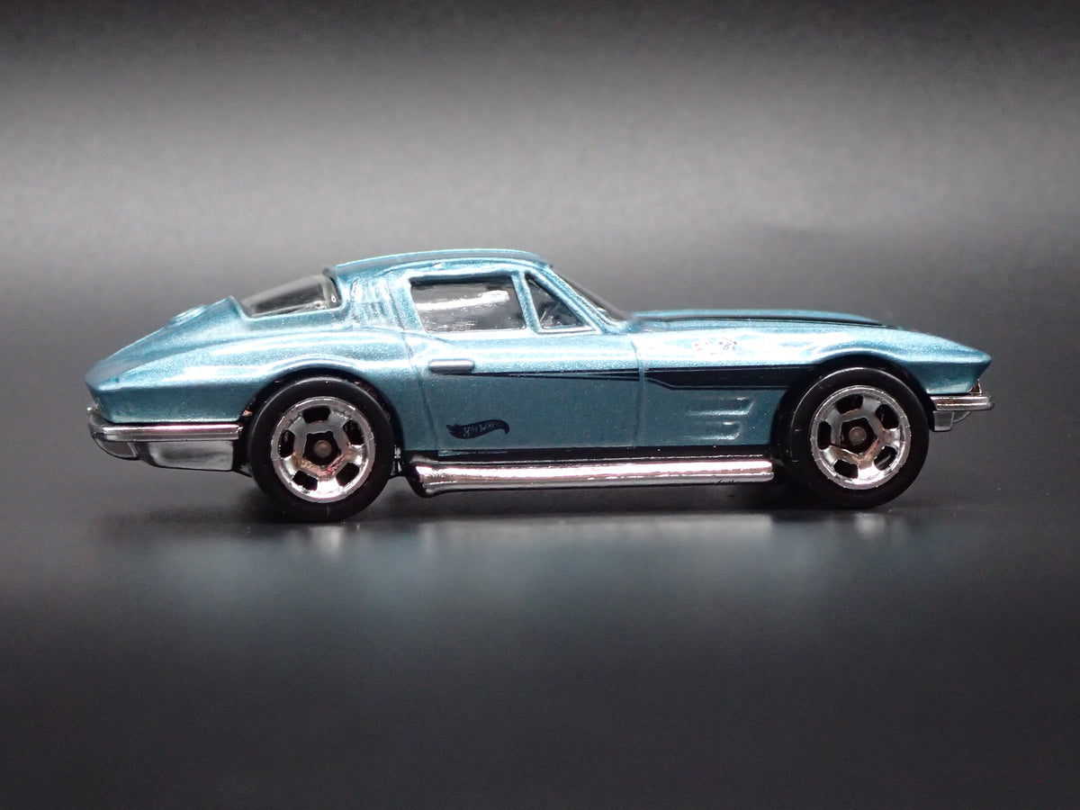 1963 63 CHEVY CHEVROLET CORVETTE SPLIT WINDOW 1/64 SCALE DIECAST MODEL CAR