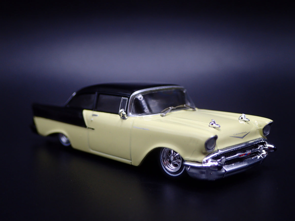 1957 57 CHEVY CHEVROLET 150 SEDAN YELLOW 1:64 SCALE DIORAMA DIECAST MODEL CAR
