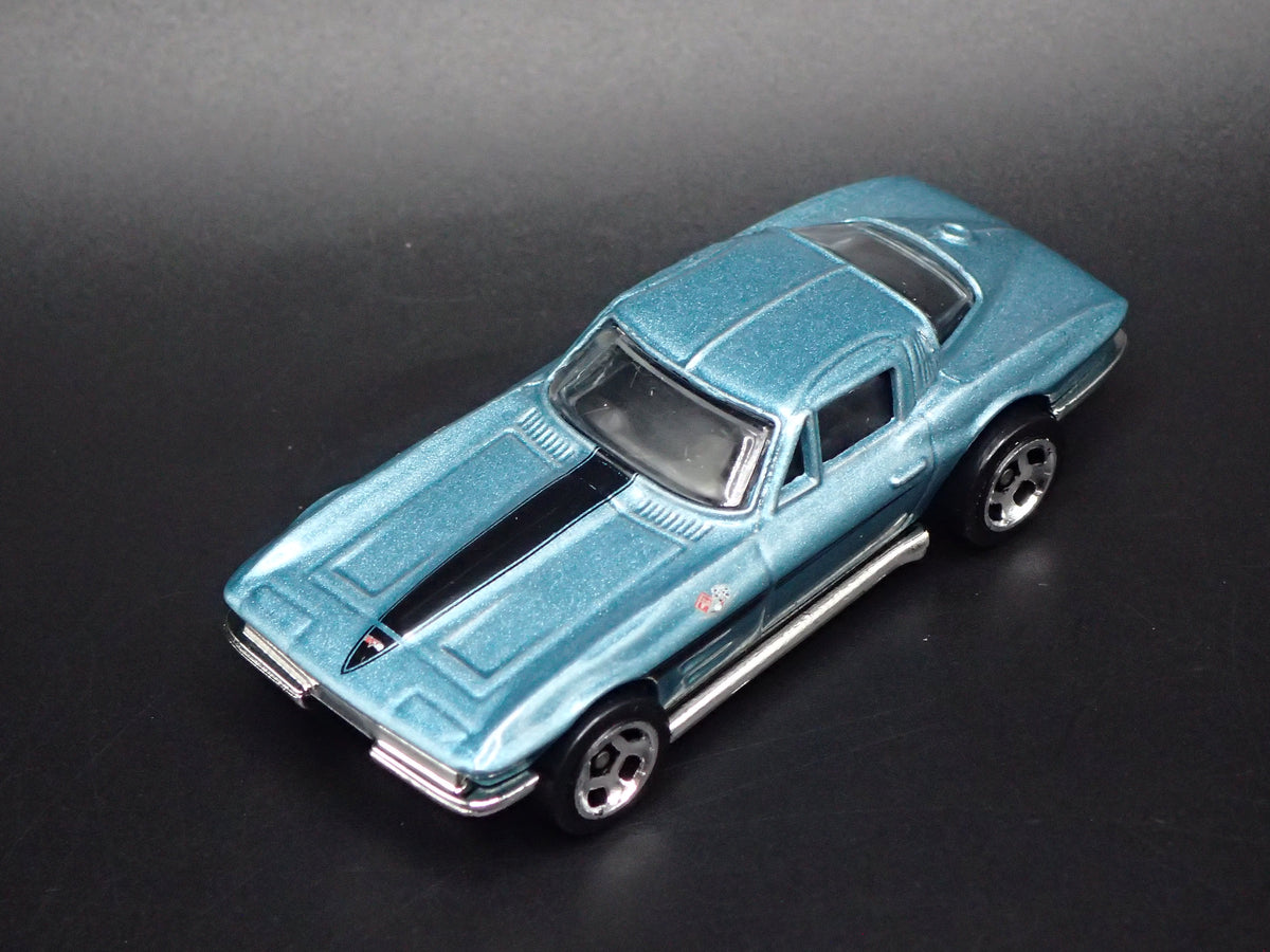 1963 63 CHEVY CHEVROLET CORVETTE SPLIT WINDOW 1/64 SCALE DIECAST MODEL CAR