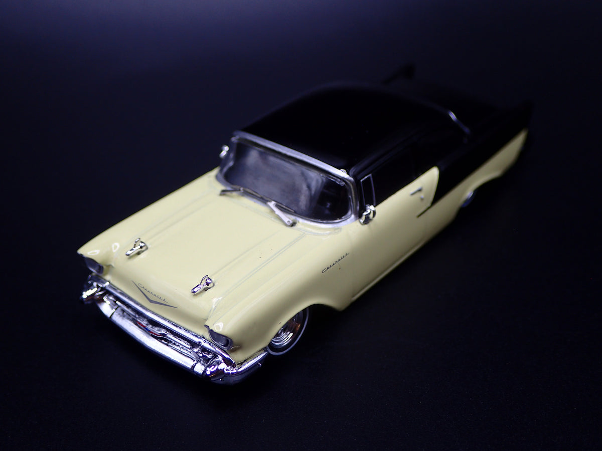 1957 57 CHEVY CHEVROLET 150 SEDAN YELLOW 1:64 SCALE DIORAMA DIECAST MODEL CAR